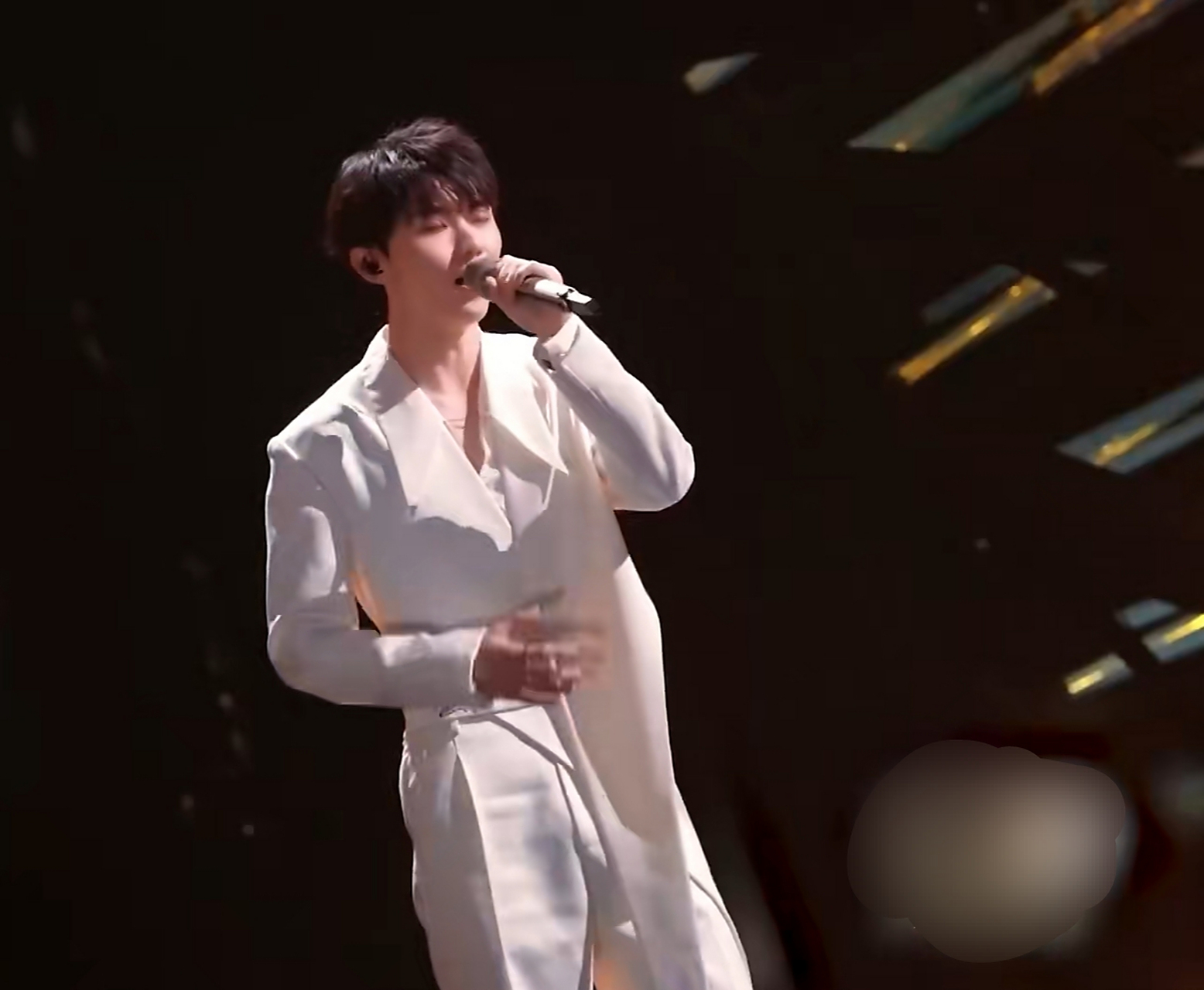 Kaiyun-JackeyLove重返赛场，战术调整首场状态出色，切尔西观众沸腾！